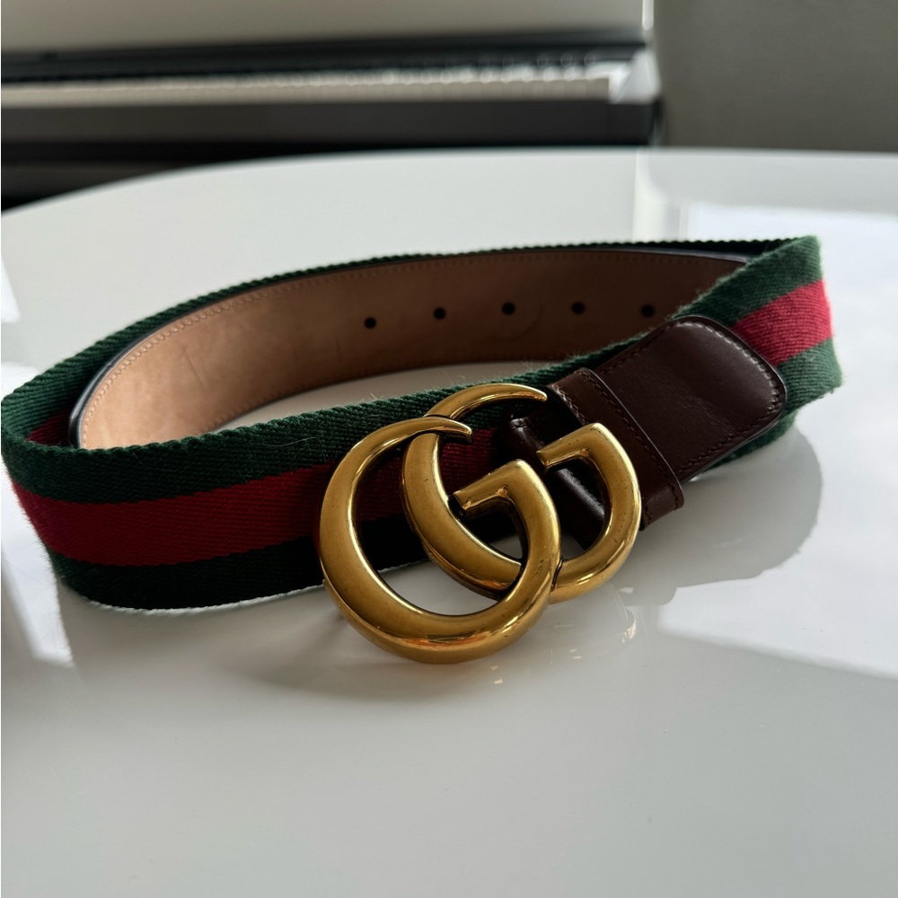 GUCCI woman’s belt in size 85